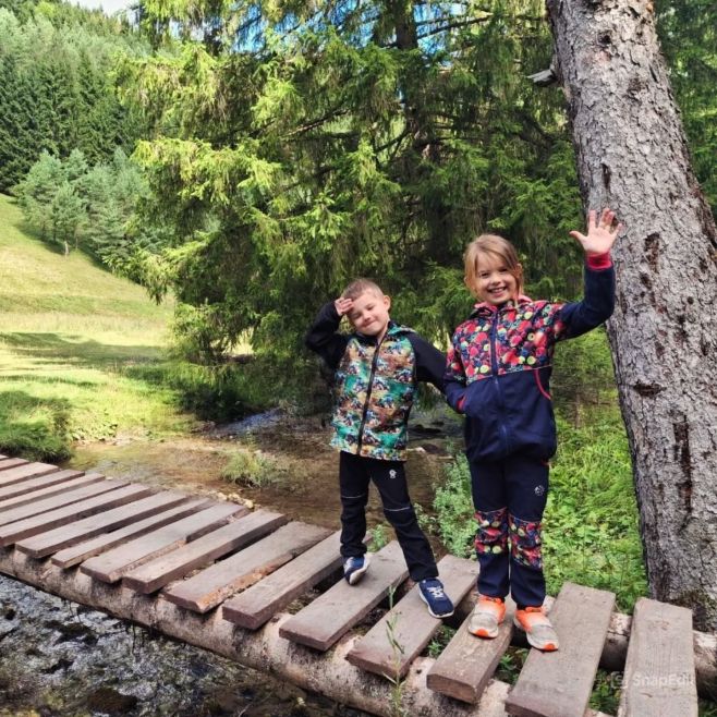 Podzim se blíží, děti se začínají válet ve studené trávě😁 Nenechávejte přípravy na chladnější počasí na poslední chvíli🍁☔...